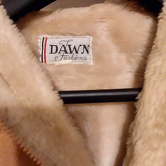 Dawns Fashions Womans  Suede Vest  Fur like lining  Sz 7 1 Flaw Tan Suede - Picture 4 of 9
